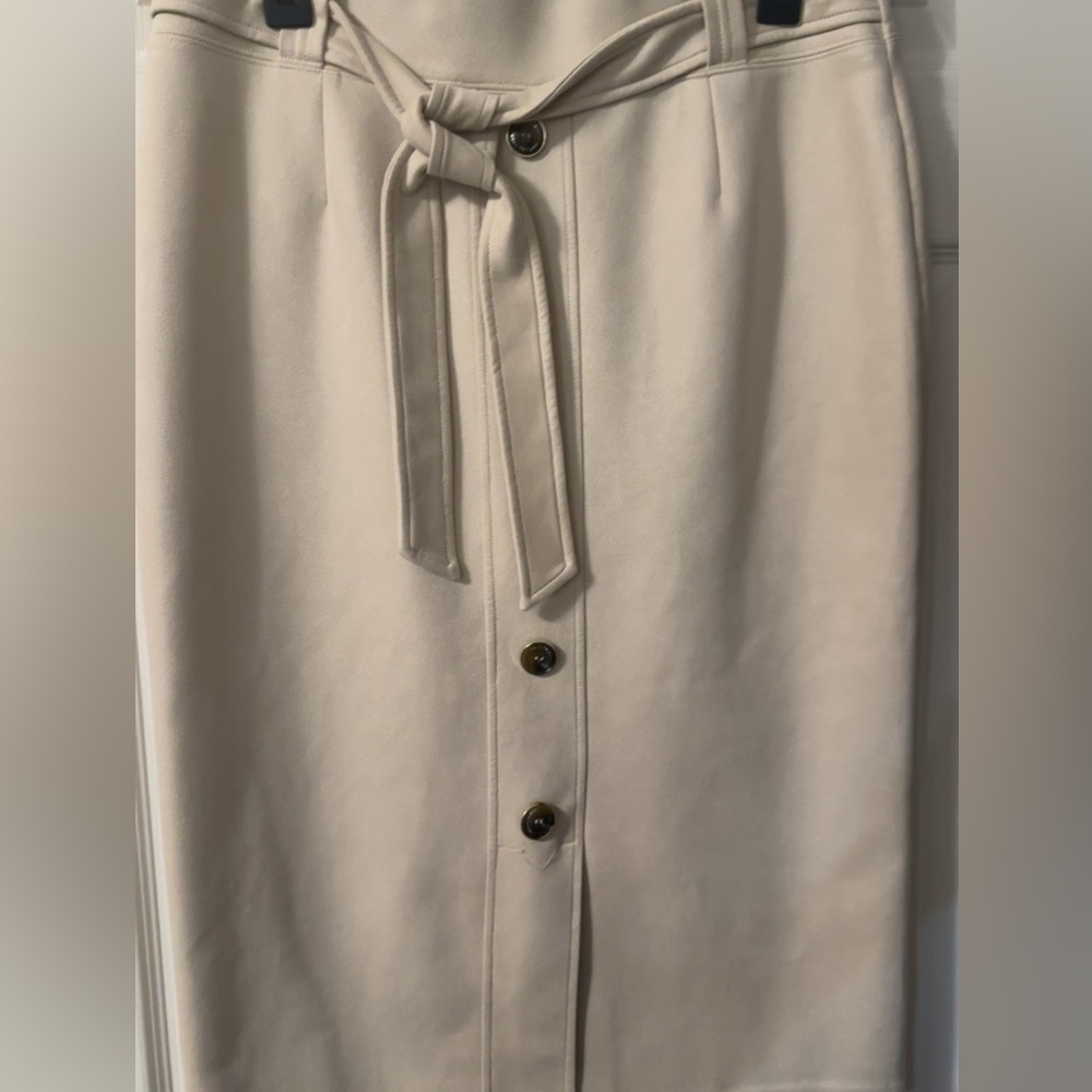 Marc New York Cream skirt with Clean Seams